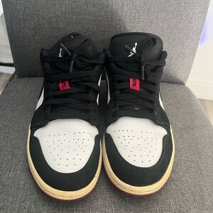 Nike Air Jordan Retro 1 Low Men Size 10.5 553558-116 Black Gym Red White Shoes